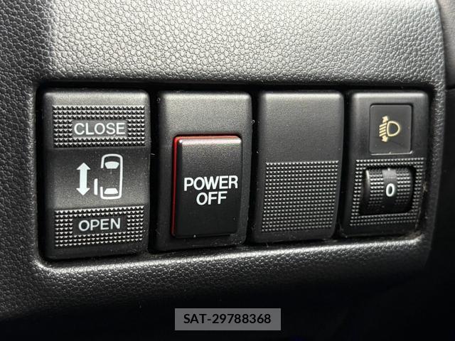 Nissan LAFESTA 2012-03 8856488-11