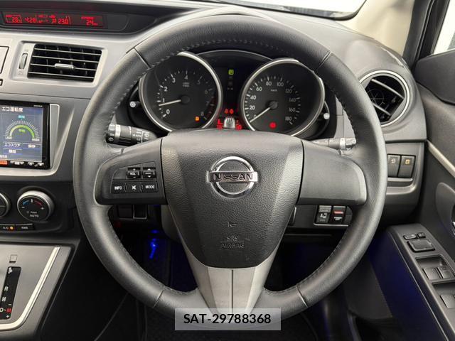 Nissan LAFESTA 2012-03 8856488-13