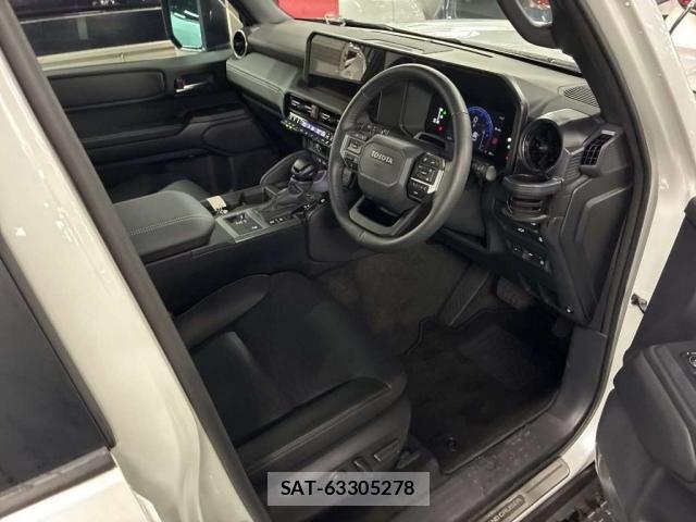 Toyota Land Cruiser 250 2024-12 8854357-3