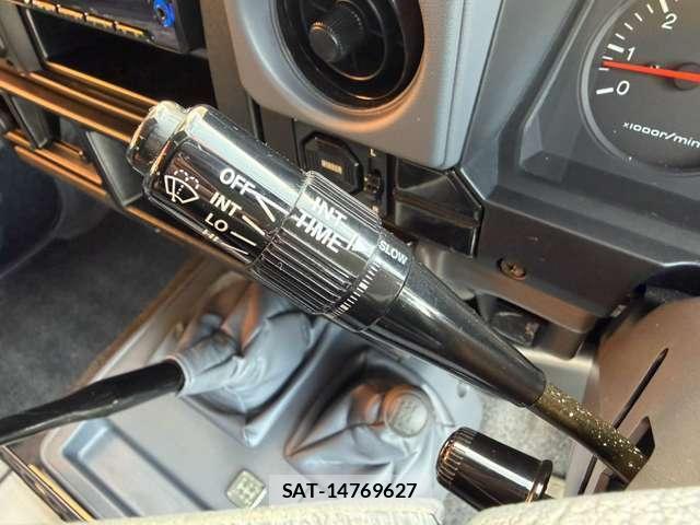 Toyota Land Cruiser 70 1998-02 8855233-13