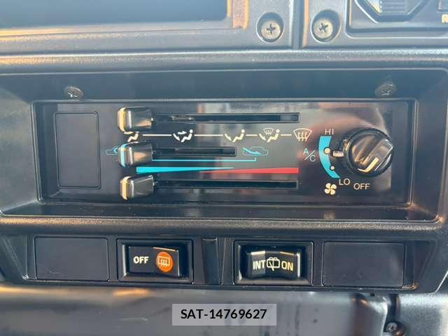 Toyota Land Cruiser 70 1998-02 8855233-17