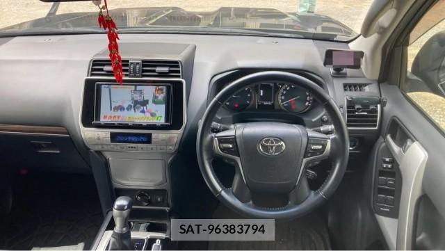 Toyota LAND CRUISER PRADO 2018-07 8855294-16