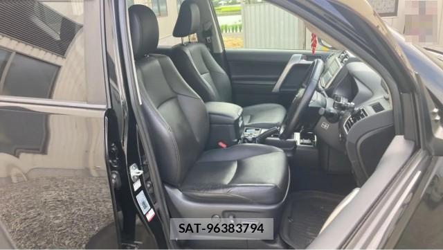 Toyota LAND CRUISER PRADO 2018-07 8855294-5