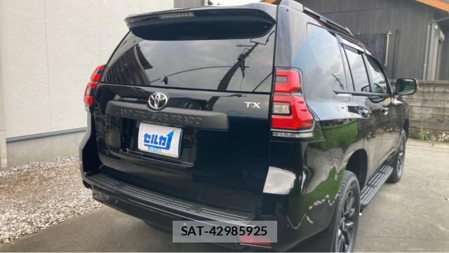 Toyota LAND CRUISER PRADO 2023-03 8855346-1