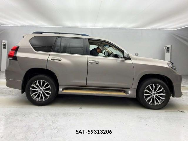 Toyota LAND CRUISER PRADO 2018-03 8855759-4