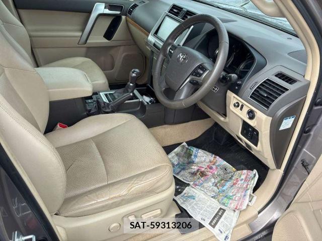 Toyota LAND CRUISER PRADO 2018-03 8855759-6