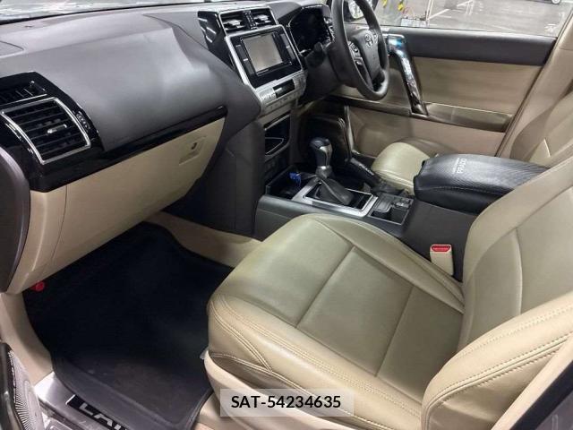 Toyota LAND CRUISER PRADO 2023-04 8855798-12