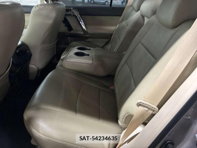 Toyota LAND CRUISER PRADO 2023-04 8855798-15
