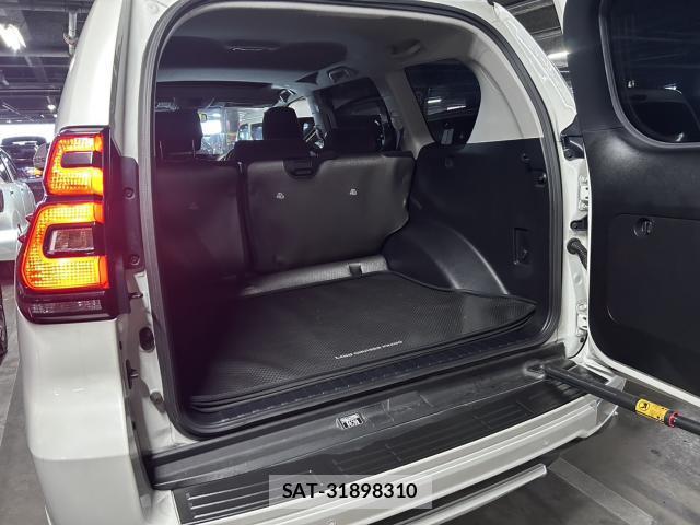 Toyota LAND CRUISER PRADO 2018-05 8856648-16