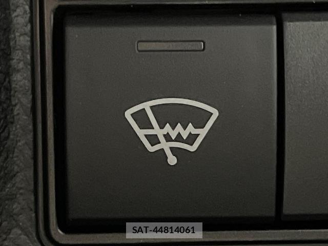 Toyota LAND CRUISER PRADO 2020-04 8856796-6