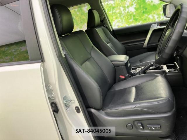 2022 Toyota Land Cruiser Prado — Photo 4