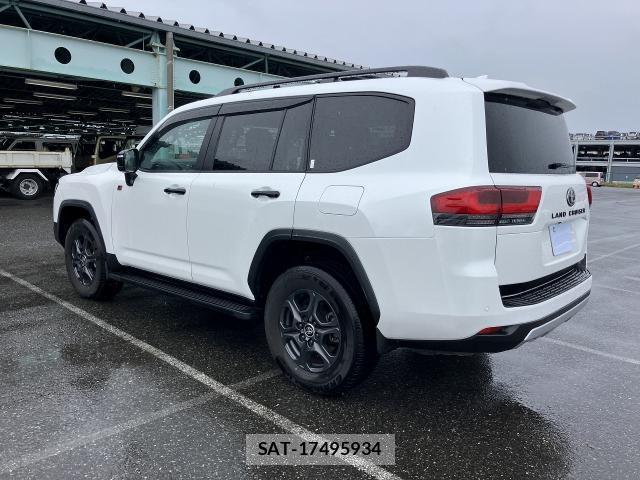 Toyota LAND CRUISER 2023-05 8854639-1