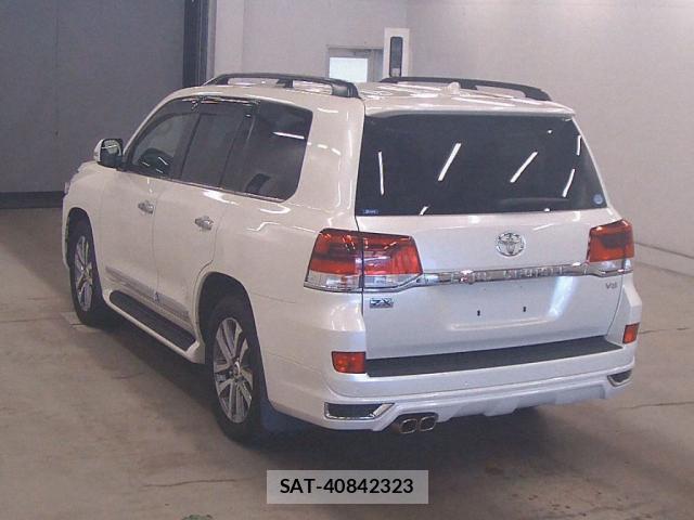 Toyota LAND CRUISER 2018-05 8855470-1