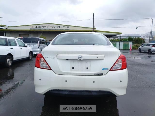 Nissan LATIO 2015-08 8854130-1