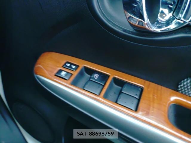 Nissan LATIO 2015-08 8854130-13