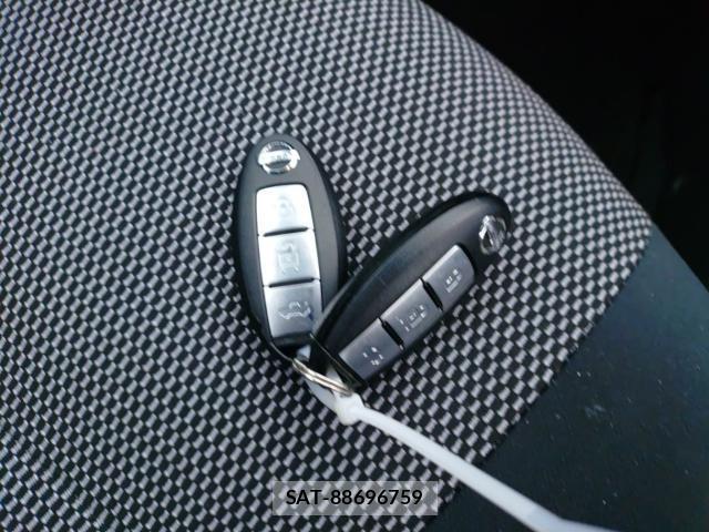 Nissan LATIO 2015-08 8854130-14