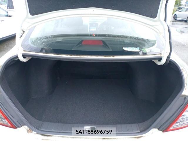Nissan LATIO 2015-08 8854130-7