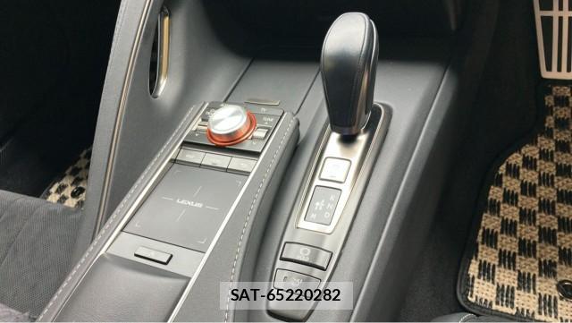 Lexus LC 2017-05 8855412-14