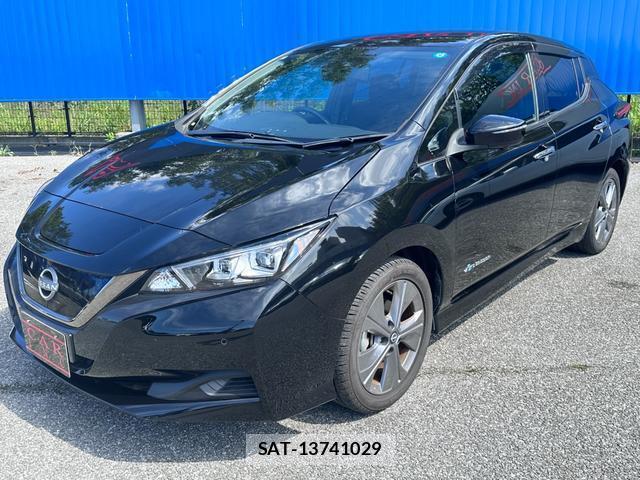 Nissan LEAF 2022-01 8854939-1