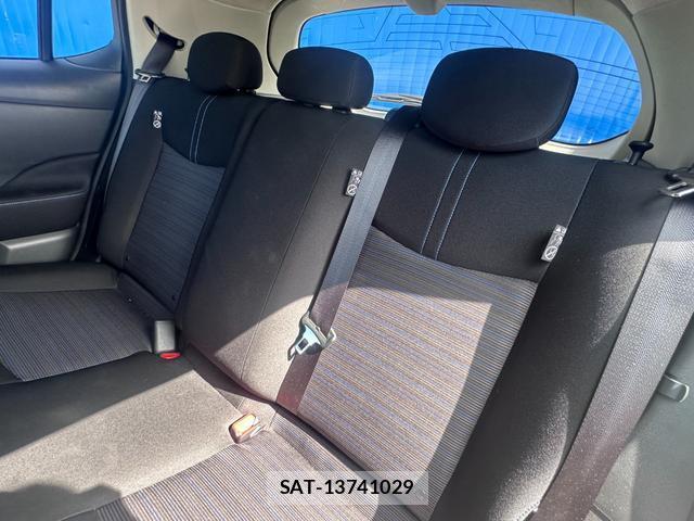 Nissan LEAF 2022-01 8854939-14