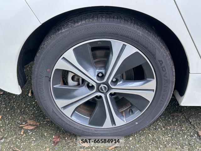 Nissan LEAF 2021-09 8855532-13