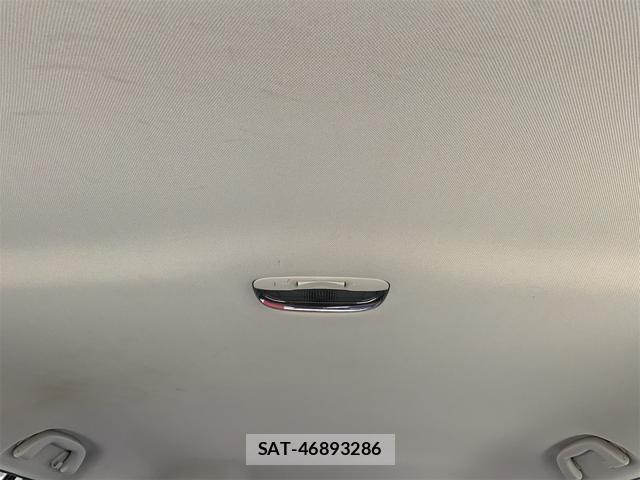 Subaru OUTBACK 2018-01 8854394-10