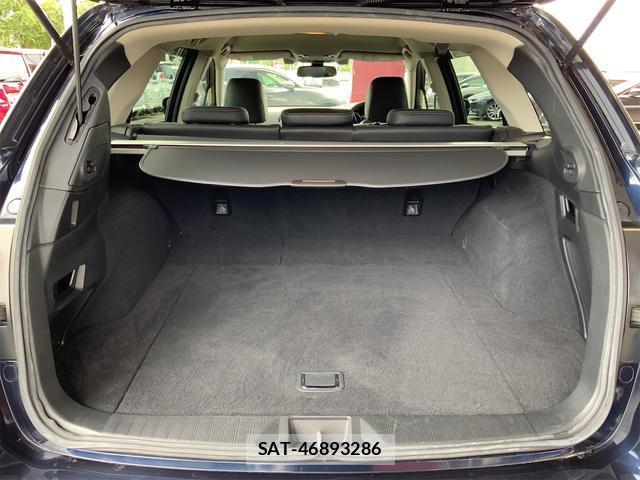 Subaru OUTBACK 2018-01 8854394-16