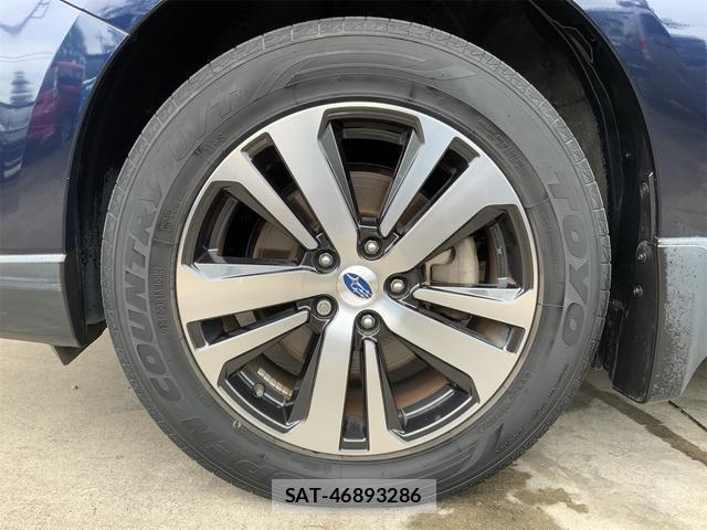 Subaru OUTBACK 2018-01 8854394-17