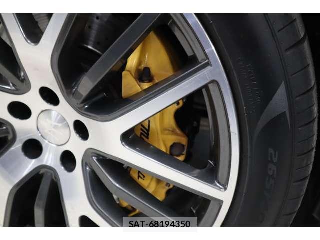 Maserati LEVANTE 2016-11 8856609-10