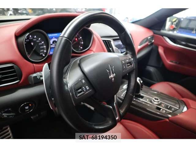 Maserati LEVANTE 2016-11 8856609-19