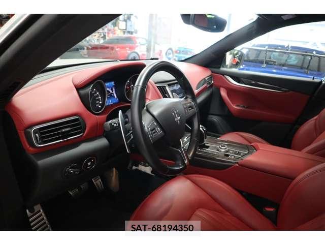 Maserati LEVANTE 2016-11 8856609-2