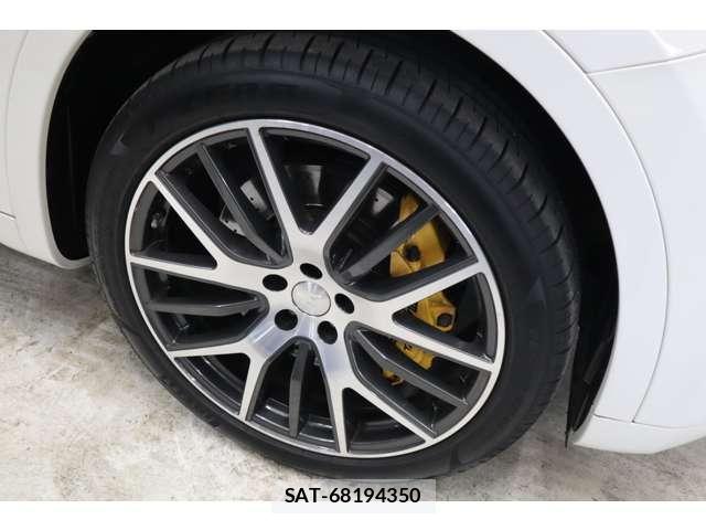 Maserati LEVANTE 2016-11 8856609-5