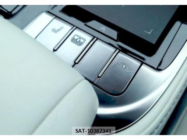 Lexus LS 2020-02 8855779-12