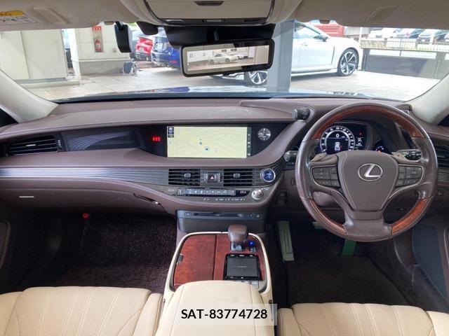 Lexus LS 2018-01 8856196-1