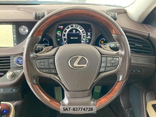 Lexus LS 2018-01 8856196-11
