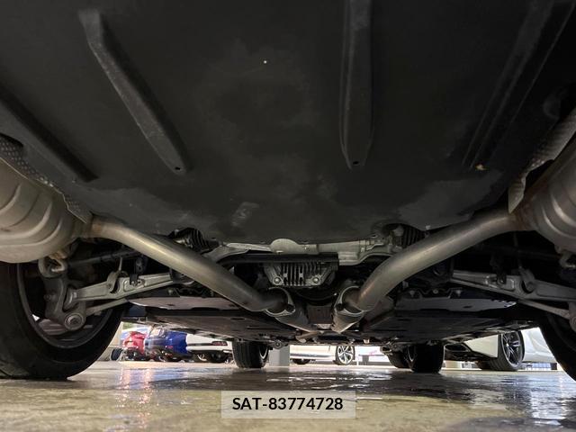 Lexus LS 2018-01 8856196-18
