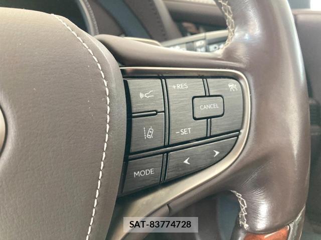 Lexus LS 2018-01 8856196-4