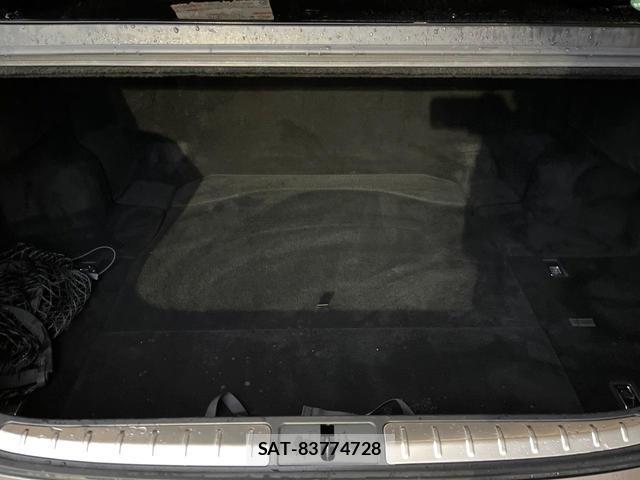 Lexus LS 2018-01 8856196-9