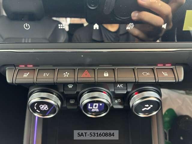 Renault LUTECIA 2023-06 8854209-4