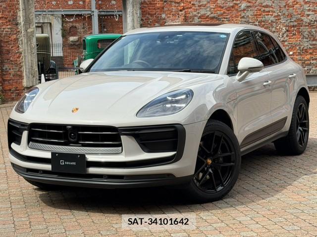 Porsche MACAN 2023-04 8853983-0