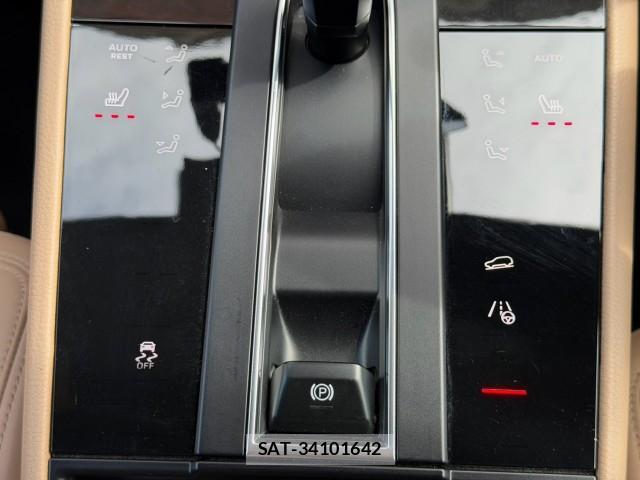 Porsche MACAN 2023-04 8853983-15