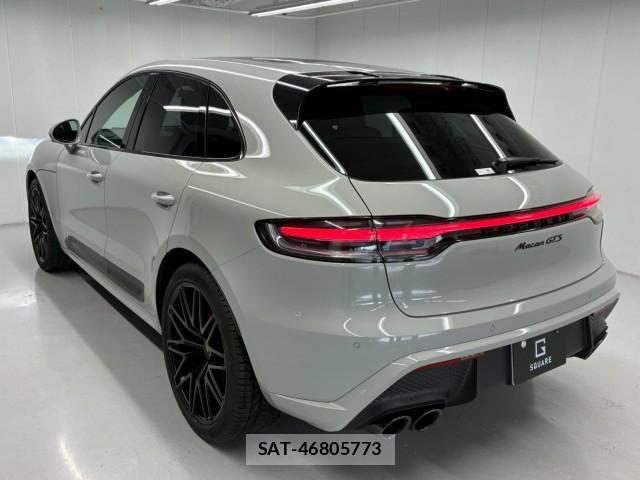 Porsche MACAN 2022-09 8854857-10