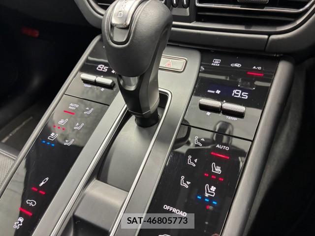 Porsche MACAN 2022-09 8854857-13