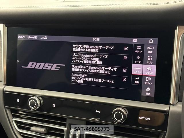 Porsche MACAN 2022-09 8854857-14