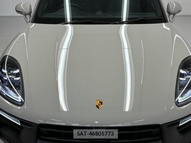 Porsche MACAN 2022-09 8854857-17