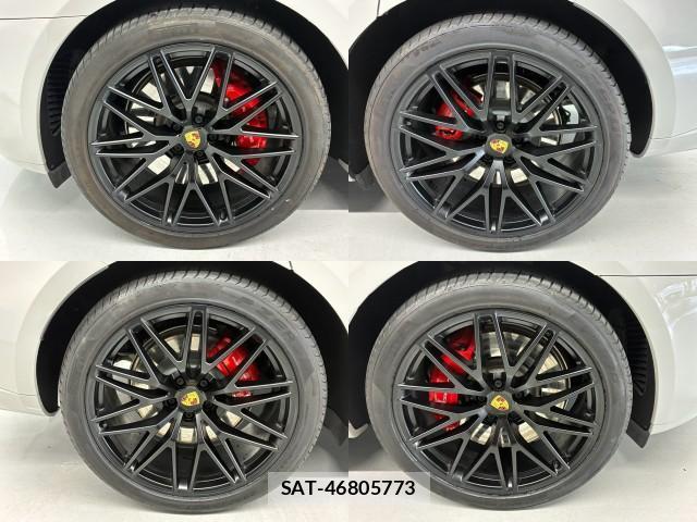 Porsche MACAN 2022-09 8854857-19
