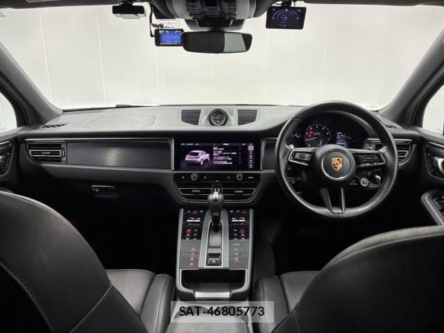 Porsche MACAN 2022-09 8854857-3