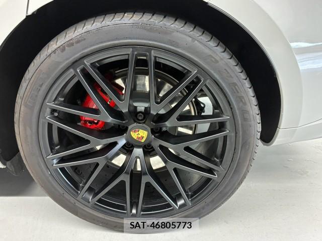 Porsche MACAN 2022-09 8854857-7