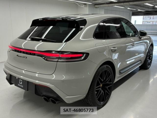 Porsche MACAN 2022-09 8854857-9