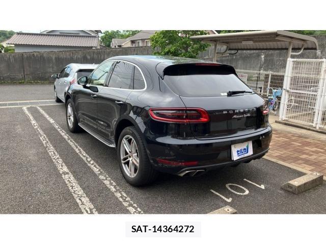 Porsche MACAN 2016-01 8854953-13